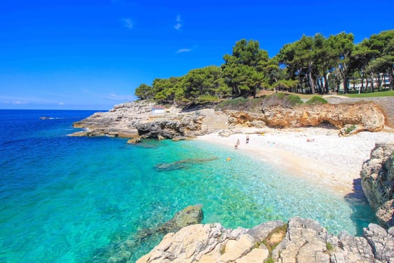 Ein Strand von vielen in Pula